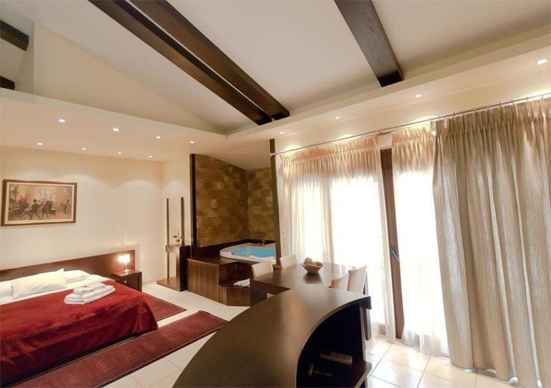Nostos Hotel Káto Loutrákion Zewnętrze zdjęcie